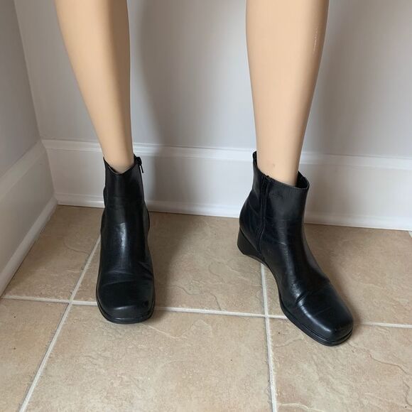 Y2K Liz Claiborne Flower Flex Size 8 Boots Leather - Picture 1 of 8